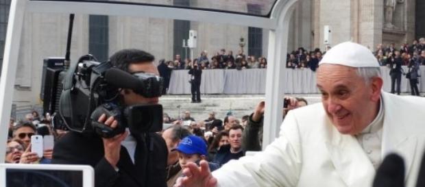 Papa Francisco escreveu a sua primeira encíclica Papa Francisco escreveu a sua primeira encíclica