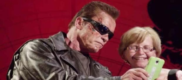 The Terminator took selfies with fans The Terminator took selfies with fans