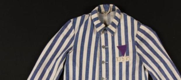 Triângulo Roxo das Testemunhas de Jeová Triângulo Roxo das Testemunhas de Jeová