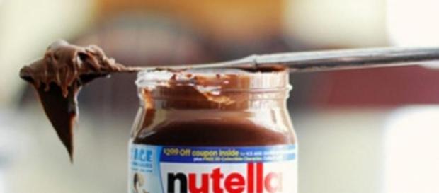 Uma colher de Nutella, uma árvore abatida. Uma colher de Nutella, uma árvore abatida.