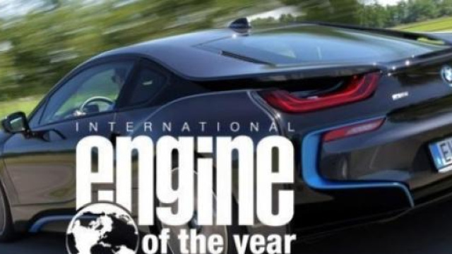 Il motore ibrido di BMW i8 vince l'IEY 2015