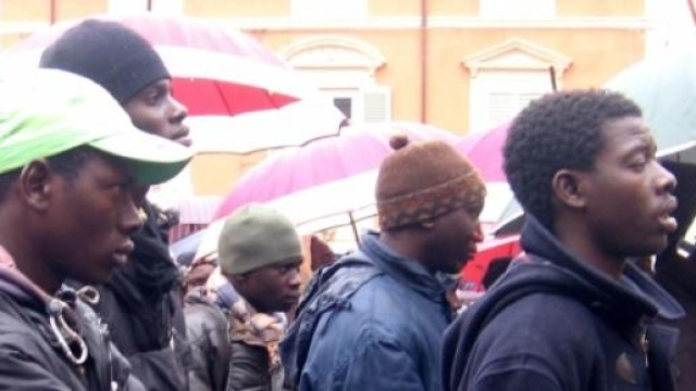 Immigrazione, tra rifiuto e solidariet&agrave;