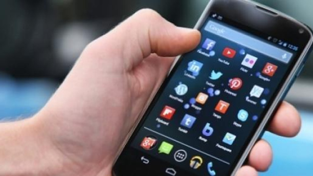 Prezzi smartphone volantino Unieuro e Mediaworld