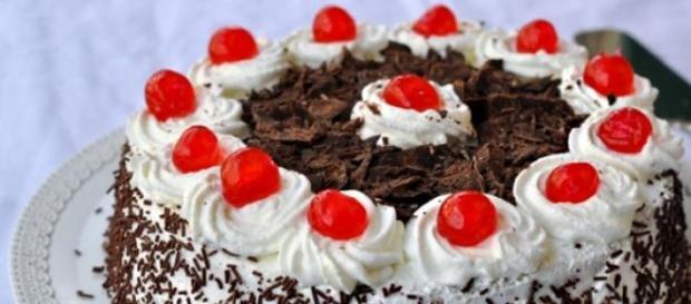 Cheesecake foresta nera al cioccolato e amarene. Cheesecake foresta nera al cioccolato e amarene.