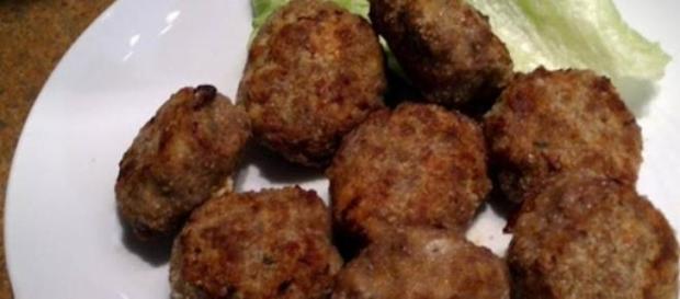 Le polpette di carne imbottite Le polpette di carne imbottite