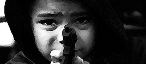 Los niños juegan a ser adultos Los niños juegan a ser adultos