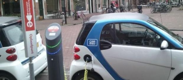 Os veículos elécctricos estão mais em voga. Os veículos elécctricos estão mais em voga.