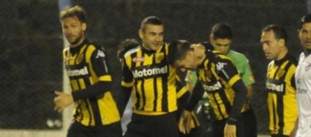 Santamarina es líder en soledad en la B Nacional Santamarina es líder en soledad en la B Nacional