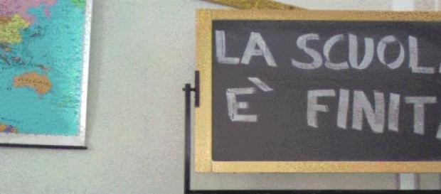 Addio al contratto di lavoro docenti Addio al contratto di lavoro docenti