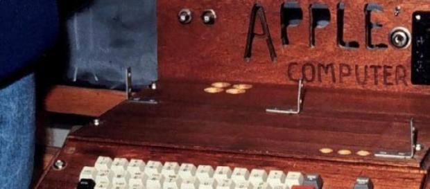 Apple 1 primul computer din lume Apple 1 primul computer din lume