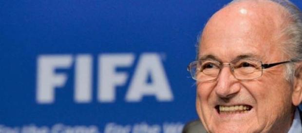 Blatter dimite, no le querían en el cargo Blatter dimite, no le querían en el cargo