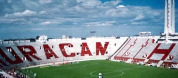 Huracán jugo a puertas cerradas. Huracán jugo a puertas cerradas.