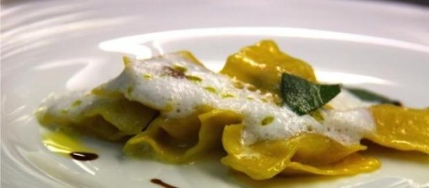 La ricetta dei ravioli con ripieno di zucca La ricetta dei ravioli con ripieno di zucca