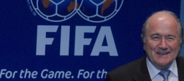 Sepp Blatter demite-se da FIFA. Sepp Blatter demite-se da FIFA.