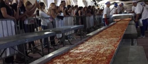 Expo di Milano, la pizza più lunga del mondo