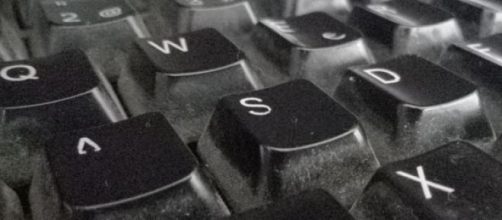Un viejo teclado desempolvado para poder escribir