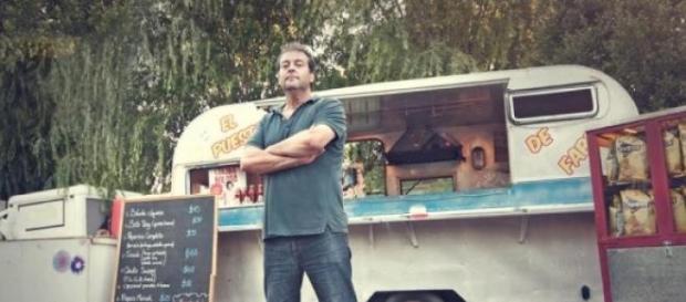 Fabio Alberti delante de su primer 'foodtruck' Fabio Alberti delante de su primer 'foodtruck'