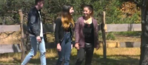 Newtopia-Pionierin Kate mit Schwester und Freund. Newtopia-Pionierin Kate mit Schwester und Freund.