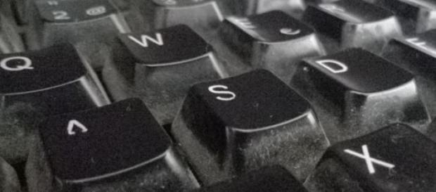 Un viejo teclado desempolvado para poder escribir Un viejo teclado desempolvado para poder escribir