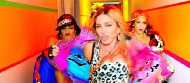 Madonna dans son clip "Bitch I'm Madonna". Madonna dans son clip "Bitch I'm Madonna".