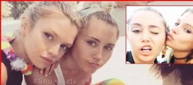 Miley Cyrus y su novia la modelo Stella Maxwell Miley Cyrus y su novia la modelo Stella Maxwell
