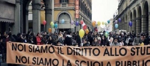 Una manifestazione contro la Buona Scuola Una manifestazione contro la Buona Scuola