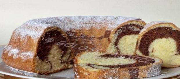 Ciambellone variegato al cioccolato Ciambellone variegato al cioccolato