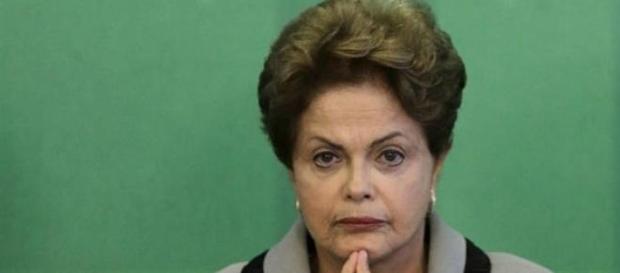 Dilma continua " pedalando " as contas públicas Dilma continua " pedalando " as contas públicas