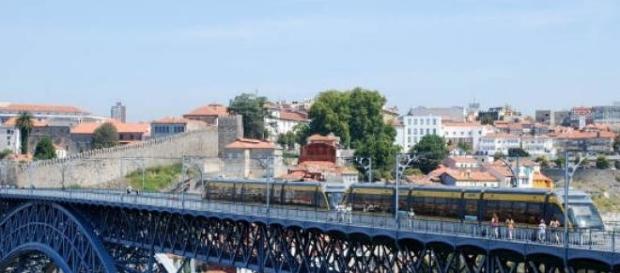 Metro do Porto aberto 24 horas por dia Metro do Porto aberto 24 horas por dia