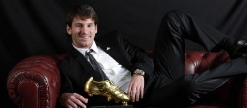 Leo Messi con el botin de oro - Facebook Leo Messi