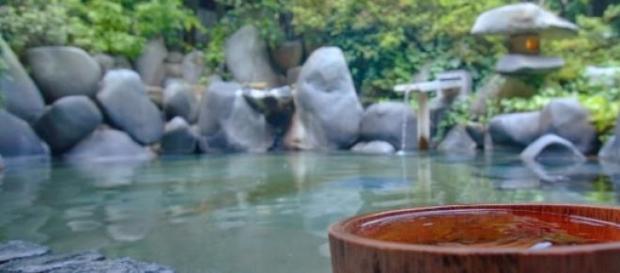 Baño termal al aire libre en Kinosaki Onsen Baño termal al aire libre en Kinosaki Onsen