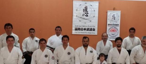 Javier Machado junto a un grupo de alumnos Javier Machado junto a un grupo de alumnos