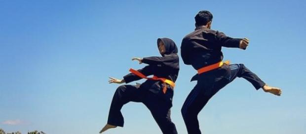 Practicantes de Pencak Silat Practicantes de Pencak Silat