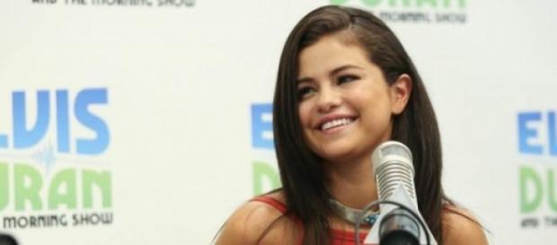 Selena Gomez durante a entrevista Selena Gomez durante a entrevista
