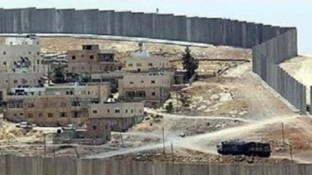 Un muro separa le parti a Gaza