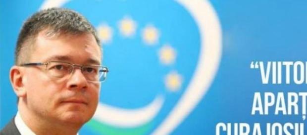 Afiș electoral al lui Mihai Răzvan Ungureanu Afiș electoral al lui Mihai Răzvan Ungureanu