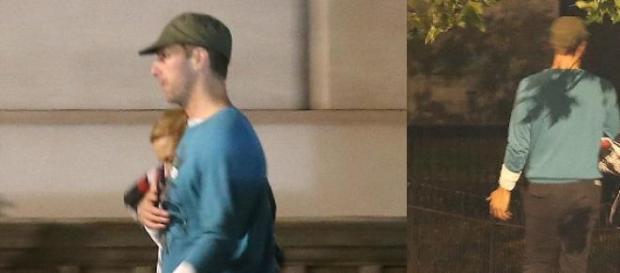 Chris Martin abraçado com Kylie Minogue Chris Martin abraçado com Kylie Minogue