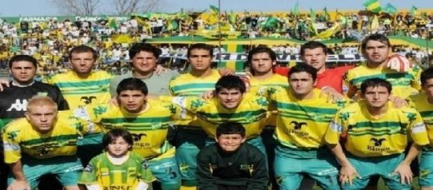 El Halcón se prepara para salir de lo más bajo El Halcón se prepara para salir de lo más bajo