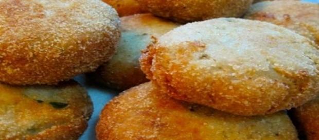 Le polpettine fritte al tonno. Le polpettine fritte al tonno.