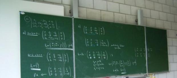 Scuola, con la fiducia assunti i 100 mila? Scuola, con la fiducia assunti i 100 mila?