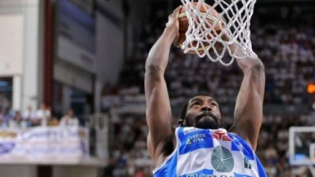 Dinamo Sassari contro Grissin Bon Reggio Emilia