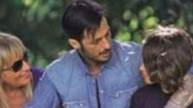 Fabrizio Corona con la madre Gabriella e il figlio