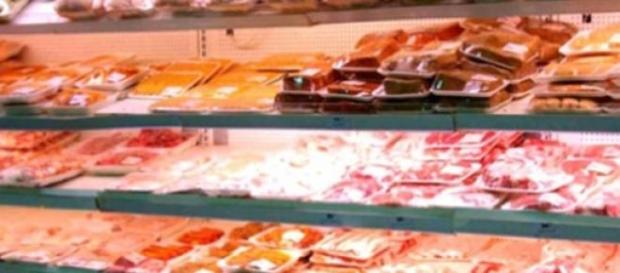 Carne veche de peste 40 de ani, confiscata Carne veche de peste 40 de ani, confiscata