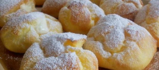 I bignè con crema di nocciole I bignè con crema di nocciole