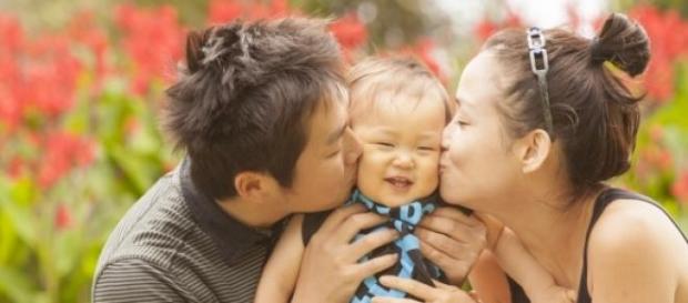 O familie japoneză fericită O familie japoneză fericită