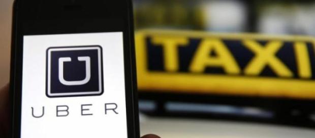 Scontri e polemiche in Francia a causa di Uber Scontri e polemiche in Francia a causa di Uber