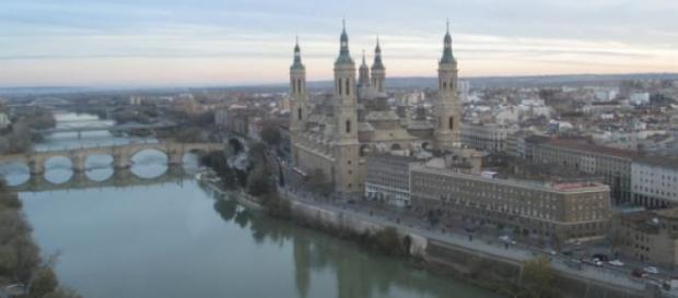 El río Ebro a su paso por Zaragoza El río Ebro a su paso por Zaragoza