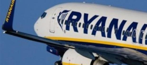 Un Airbus della Ryanair in volo Un Airbus della Ryanair in volo
