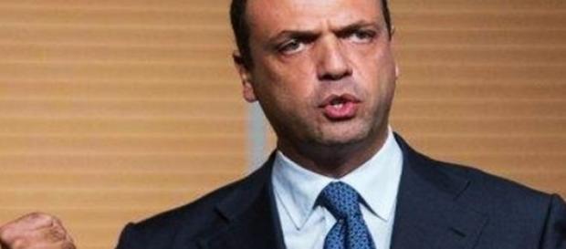Angelino Alfano, ministrul italian de interne Angelino Alfano, ministrul italian de interne