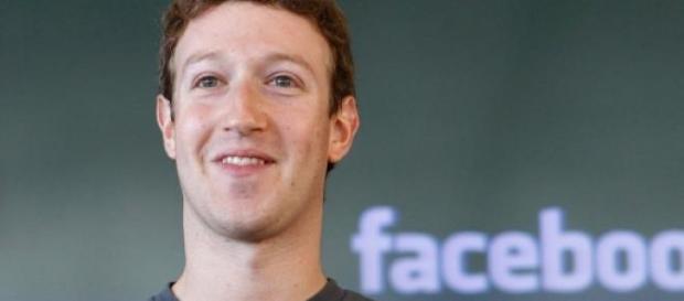 Mark Zuckerberg com seu ``uniforme´´ Mark Zuckerberg com seu ``uniforme´´